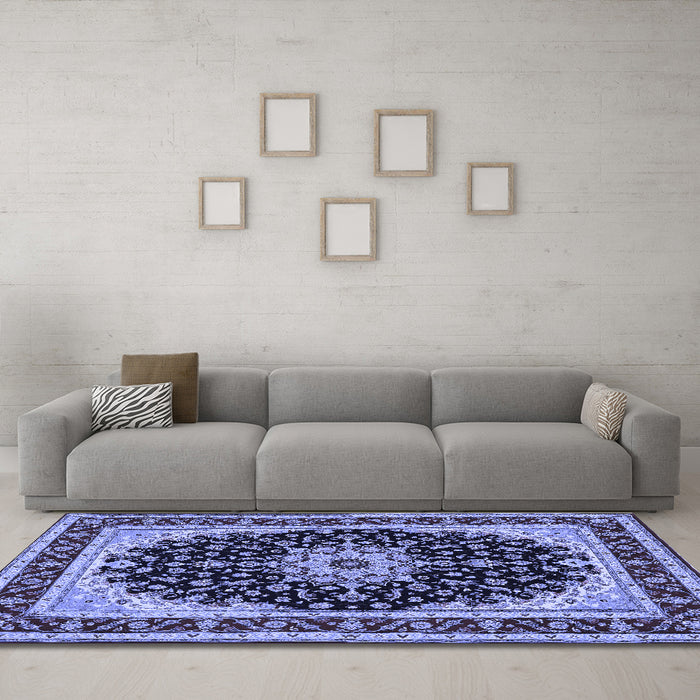 Machine Washable Medallion Blue Traditional Rug in a Living Room, wshtr945blu