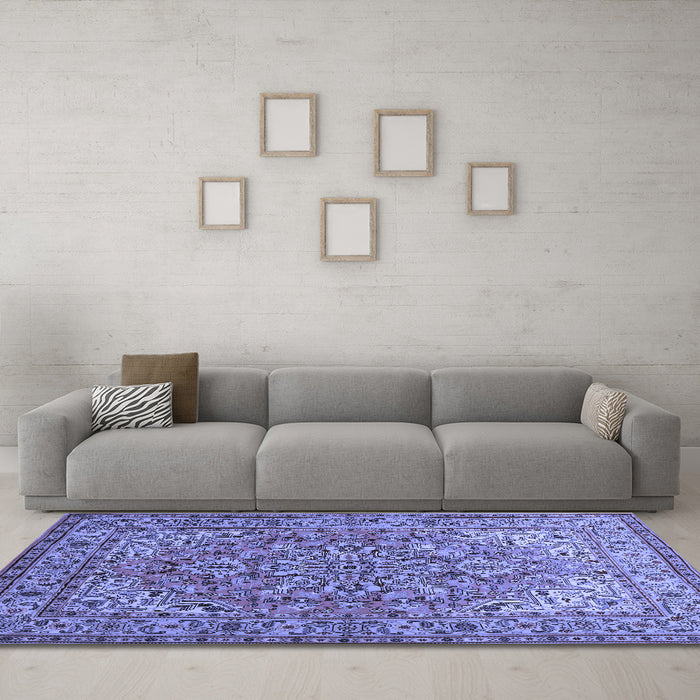 Machine Washable Persian Blue Traditional Rug in a Living Room, wshtr947blu