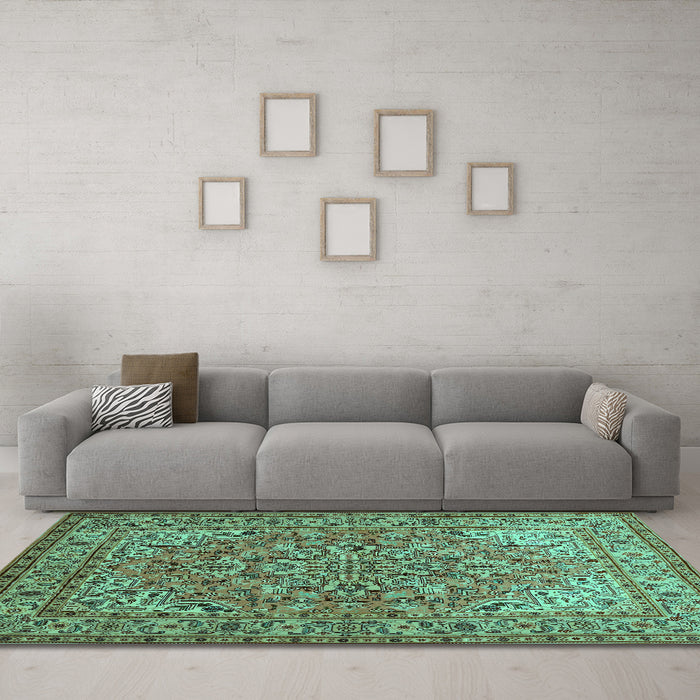Machine Washable Persian Turquoise Traditional Area Rugs in a Living Room,, wshtr947turq