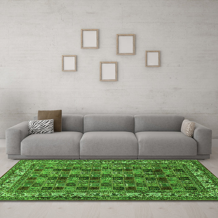 Machine Washable Persian Green Traditional Area Rugs in a Living Room,, wshtr948grn