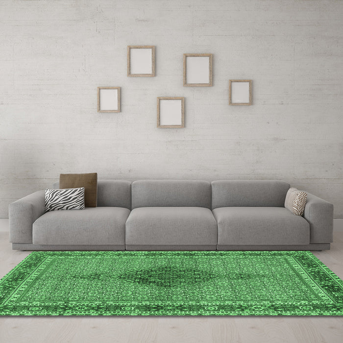 Machine Washable Persian Emerald Green Traditional Area Rugs in a Living Room,, wshtr953emgrn