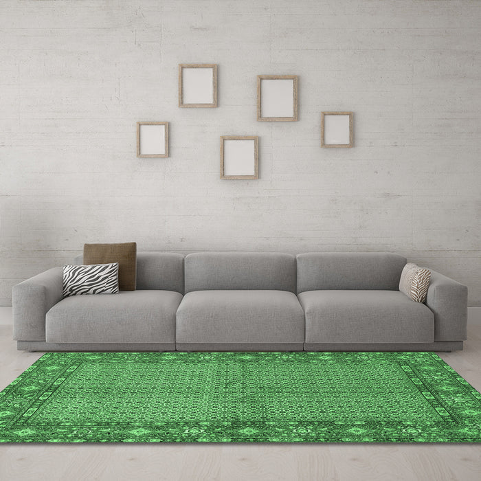 Machine Washable Persian Emerald Green Traditional Area Rugs in a Living Room,, wshtr954emgrn