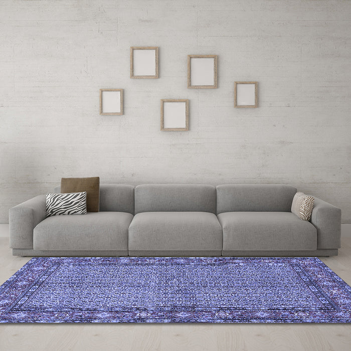 Machine Washable Persian Blue Traditional Rug in a Living Room, wshtr954blu