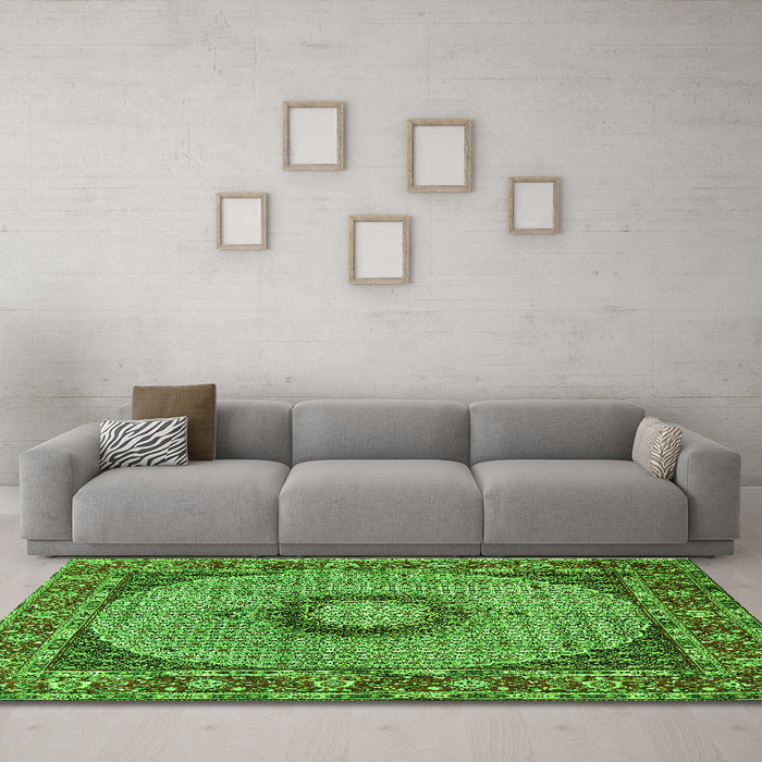 Machine Washable Medallion Green Traditional Area Rugs in a Living Room,, wshtr956grn