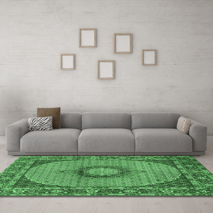 Machine Washable Medallion Emerald Green Traditional Area Rugs in a Living Room,, wshtr956emgrn