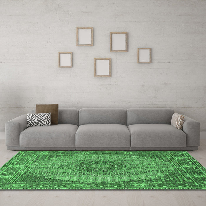 Machine Washable Medallion Emerald Green Traditional Area Rugs in a Living Room,, wshtr957emgrn