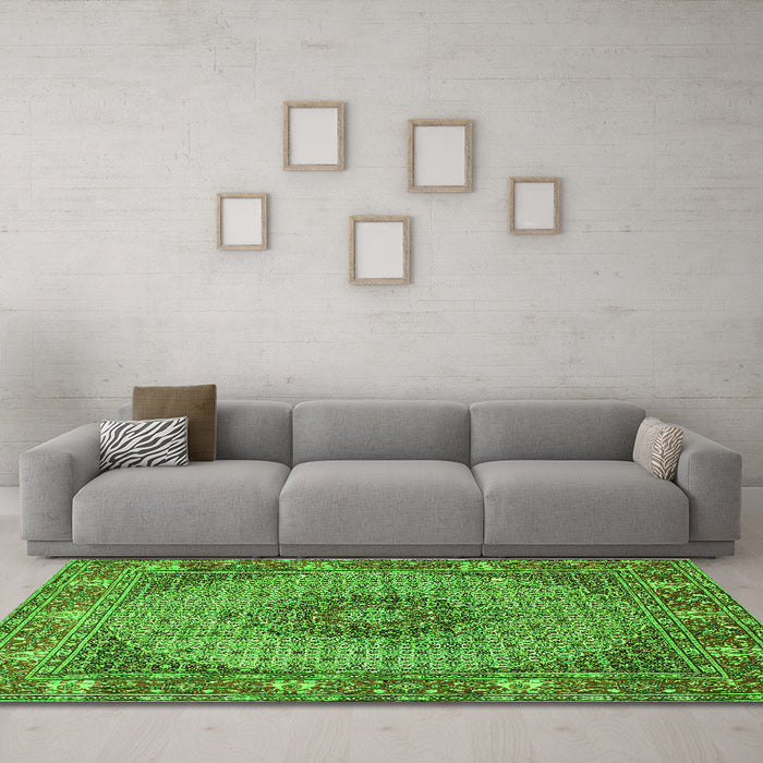 Machine Washable Medallion Green Traditional Area Rugs in a Living Room,, wshtr957grn