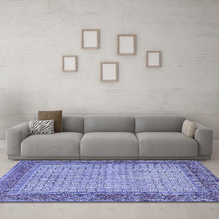 Machine Washable Persian Blue Traditional Rug in a Living Room, wshtr958blu