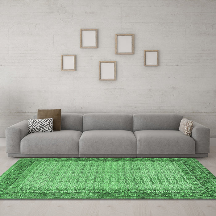 Machine Washable Persian Emerald Green Traditional Area Rugs in a Living Room,, wshtr958emgrn