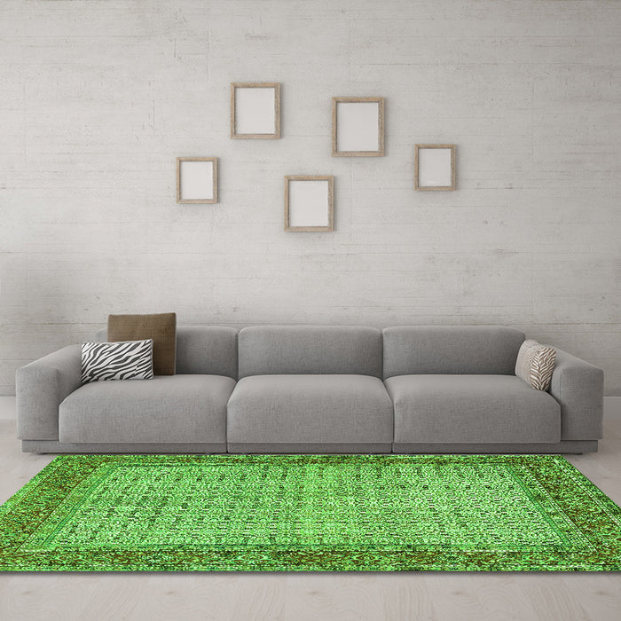 Machine Washable Persian Green Traditional Area Rugs in a Living Room,, wshtr958grn