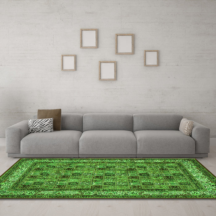 Machine Washable Persian Green Traditional Area Rugs in a Living Room,, wshtr959grn