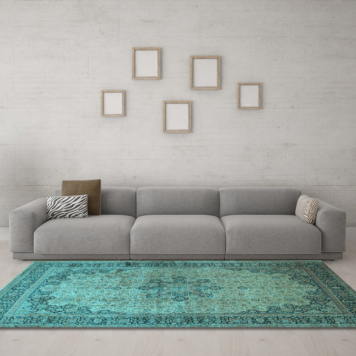 Machine Washable Persian Light Blue Traditional Rug in a Living Room, wshtr95lblu