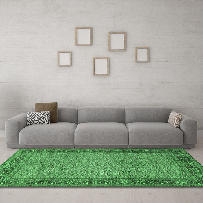 Machine Washable Persian Emerald Green Traditional Area Rugs in a Living Room,, wshtr960emgrn