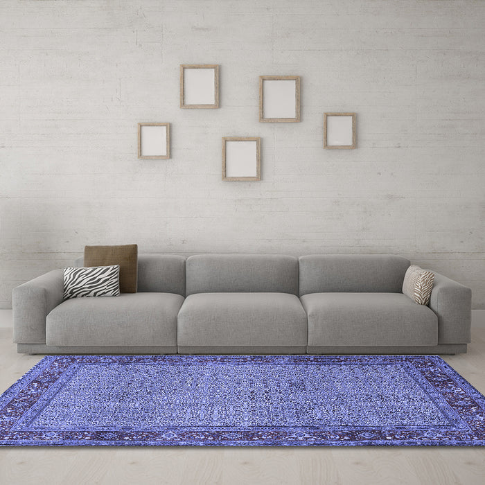 Machine Washable Persian Blue Traditional Rug in a Living Room, wshtr960blu