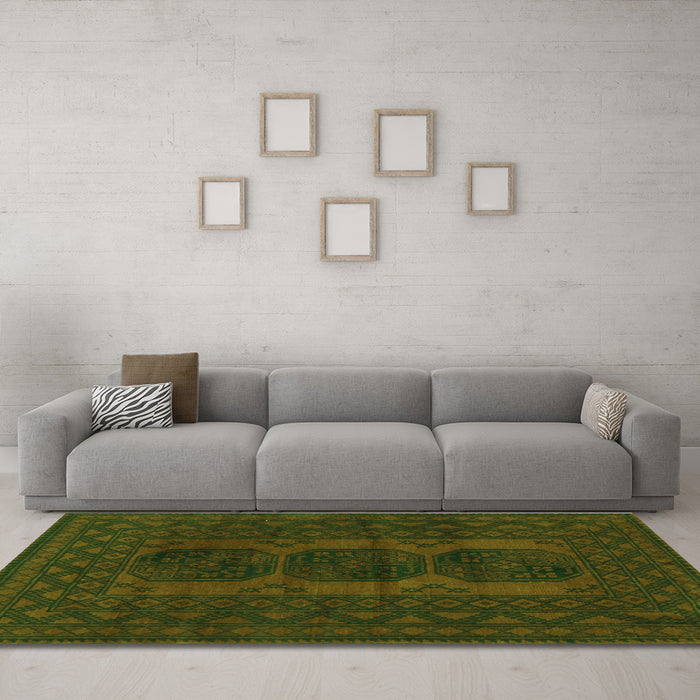 Machine Washable Persian Green Traditional Area Rugs in a Living Room,, wshtr963grn