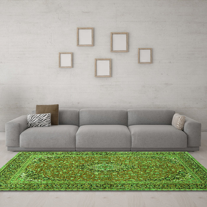 Machine Washable Persian Green Traditional Area Rugs in a Living Room,, wshtr968grn