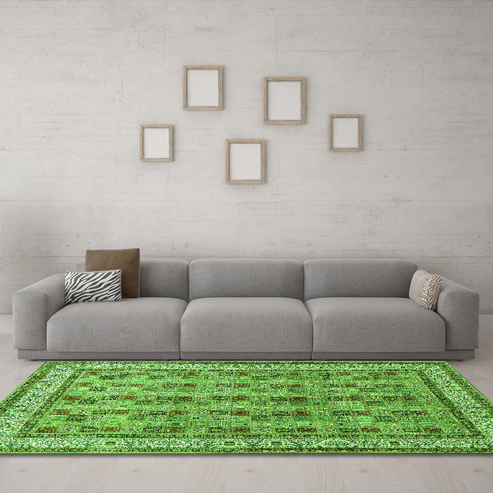 Machine Washable Persian Green Traditional Area Rugs in a Living Room,, wshtr969grn