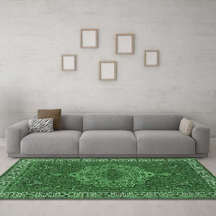 Machine Washable Persian Emerald Green Traditional Area Rugs in a Living Room,, wshtr970emgrn