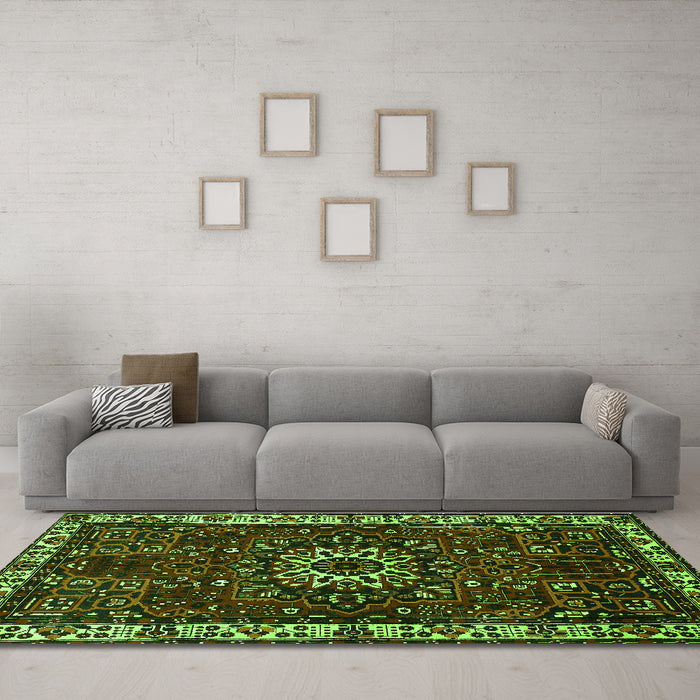 Machine Washable Persian Green Traditional Area Rugs in a Living Room,, wshtr972grn
