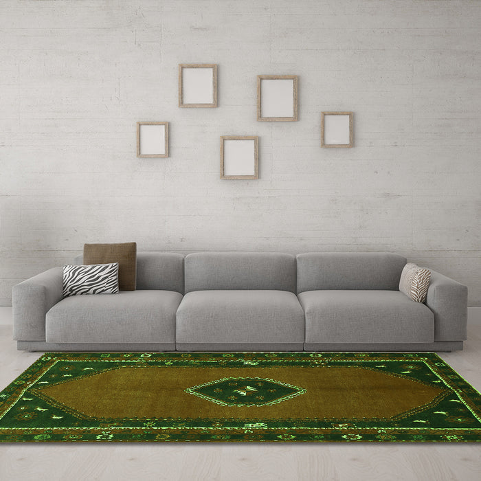 Machine Washable Persian Green Traditional Area Rugs in a Living Room,, wshtr974grn
