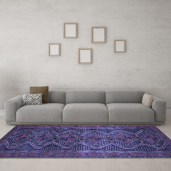 Machine Washable Persian Blue Traditional Rug in a Living Room, wshtr976blu