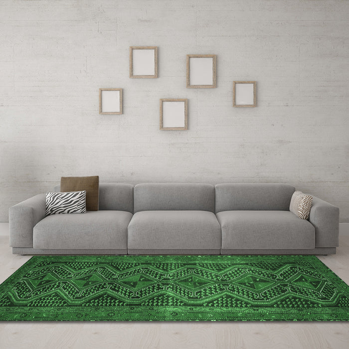 Machine Washable Persian Emerald Green Traditional Area Rugs in a Living Room,, wshtr976emgrn