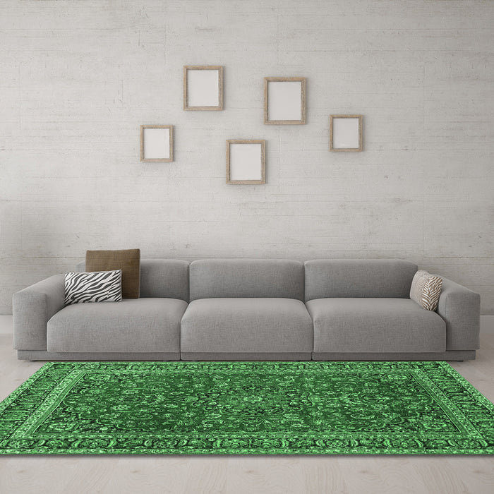 Machine Washable Persian Emerald Green Traditional Area Rugs in a Living Room,, wshtr979emgrn