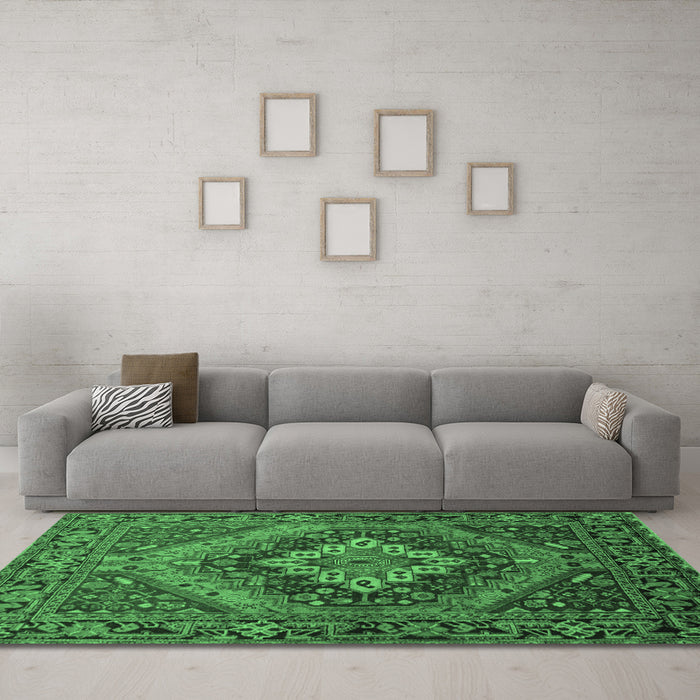 Machine Washable Persian Emerald Green Traditional Area Rugs in a Living Room,, wshtr97emgrn