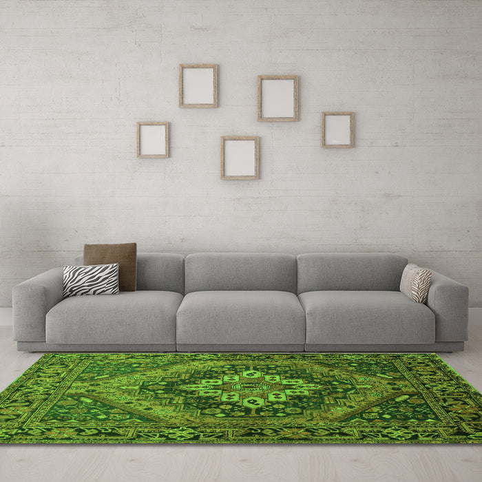 Machine Washable Persian Green Traditional Area Rugs in a Living Room,, wshtr97grn