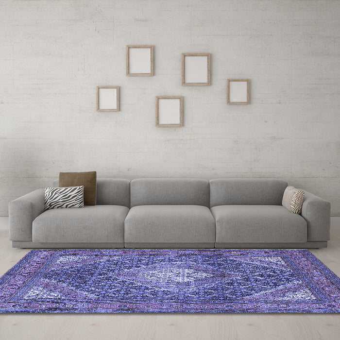 Machine Washable Persian Blue Traditional Rug in a Living Room, wshtr981blu
