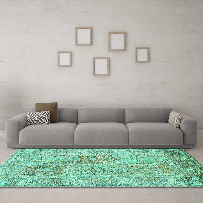 Machine Washable Persian Turquoise Traditional Area Rugs in a Living Room,, wshtr983turq