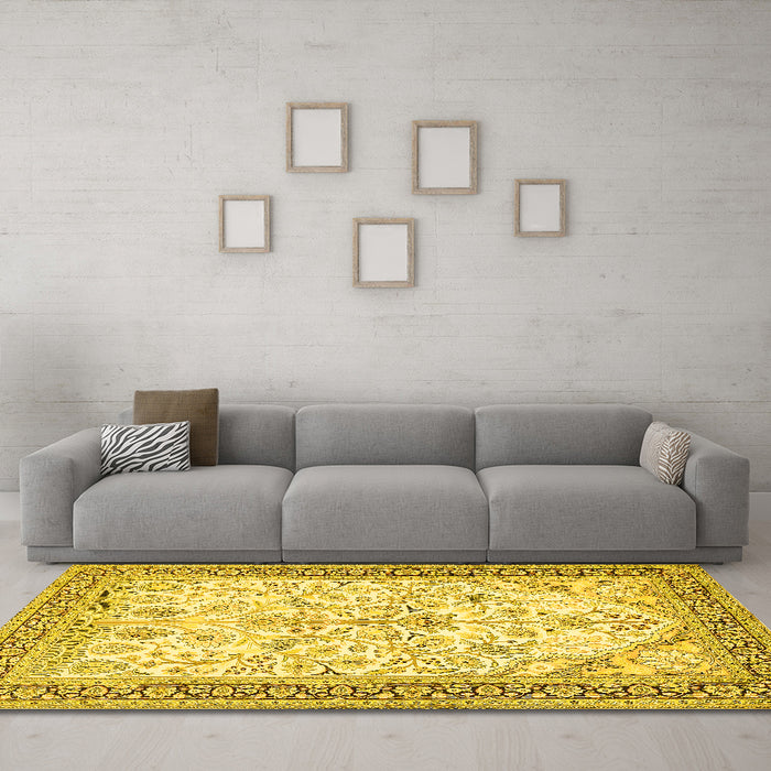 Machine Washable Persian Yellow Traditional Rug in a Living Room, wshtr985yw