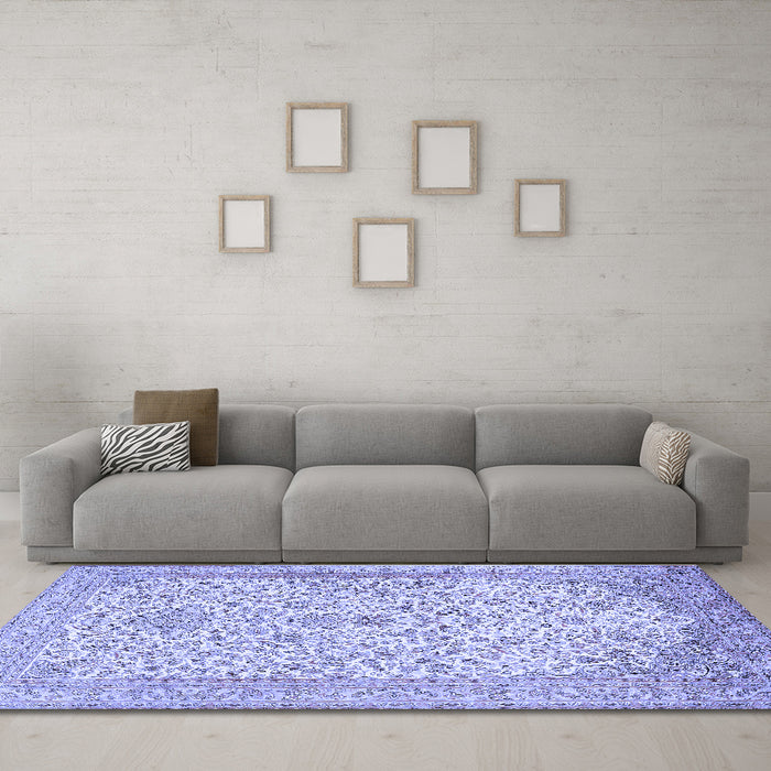 Machine Washable Persian Blue Traditional Rug in a Living Room, wshtr986blu