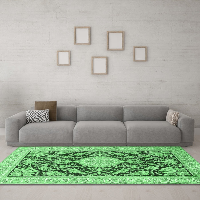 Machine Washable Medallion Emerald Green Traditional Area Rugs in a Living Room,, wshtr988emgrn