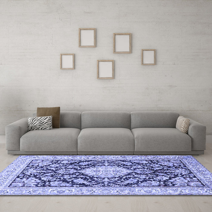 Machine Washable Medallion Blue Traditional Rug in a Living Room, wshtr988blu