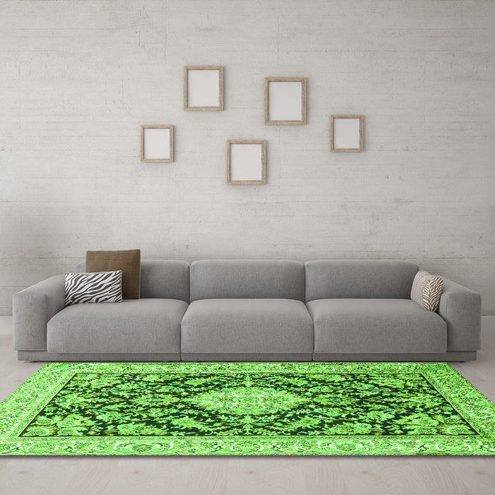Machine Washable Medallion Green Traditional Area Rugs in a Living Room,, wshtr988grn