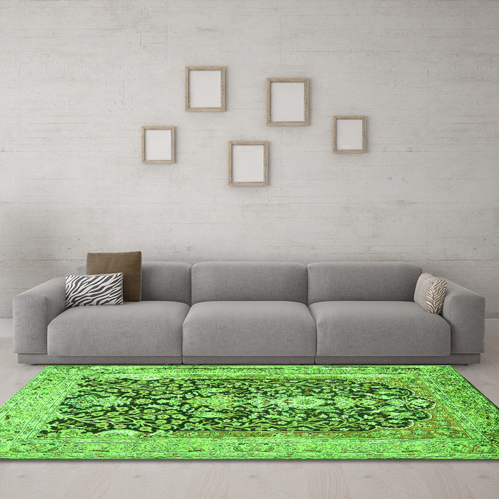 Machine Washable Animal Green Traditional Area Rugs in a Living Room,, wshtr989grn
