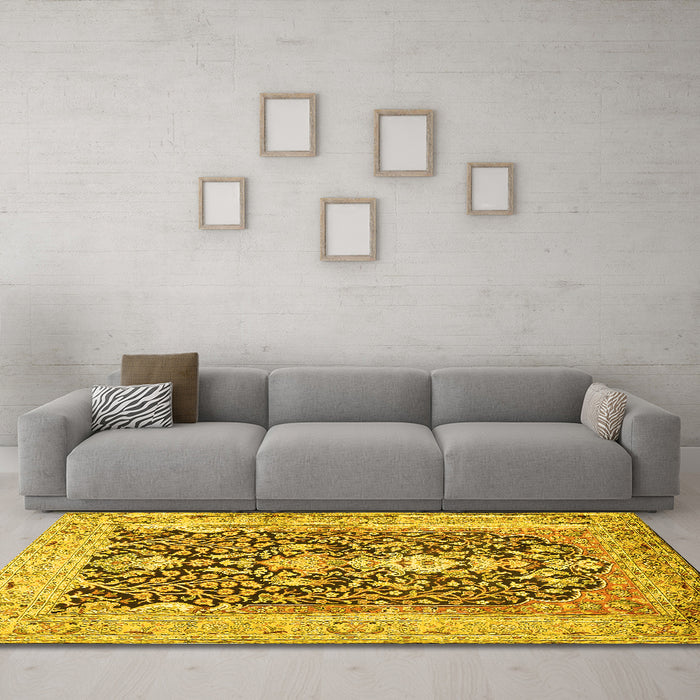 Machine Washable Animal Yellow Traditional Rug in a Living Room, wshtr989yw