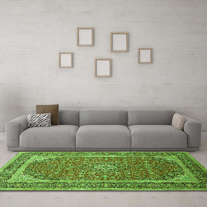 Machine Washable Persian Green Traditional Area Rugs in a Living Room,, wshtr993grn