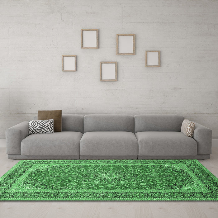 Machine Washable Persian Emerald Green Traditional Area Rugs in a Living Room,, wshtr993emgrn