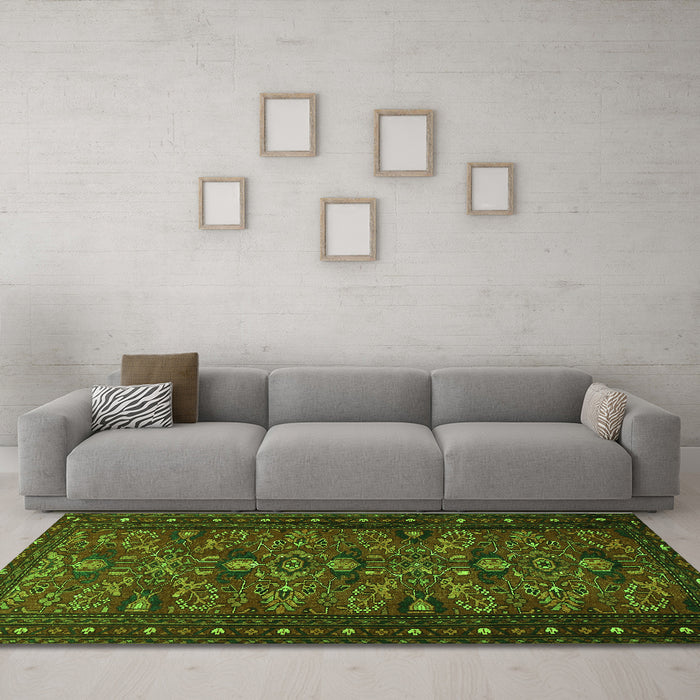 Machine Washable Persian Green Traditional Area Rugs in a Living Room,, wshtr994grn