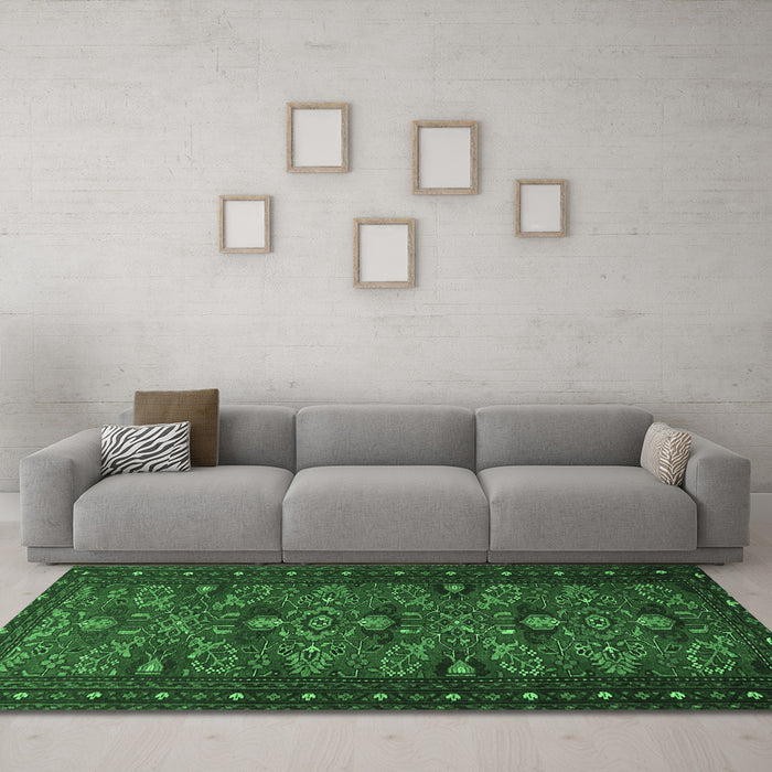 Machine Washable Persian Emerald Green Traditional Area Rugs in a Living Room,, wshtr994emgrn