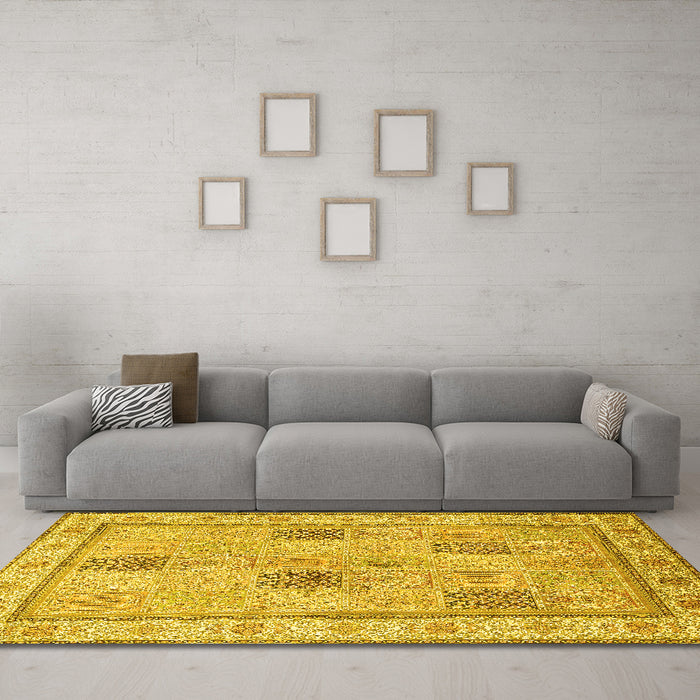 Machine Washable Persian Yellow Traditional Rug in a Living Room, wshtr996yw