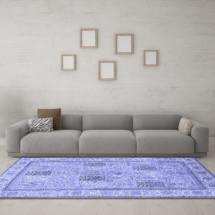 Machine Washable Persian Blue Traditional Rug in a Living Room, wshtr996blu