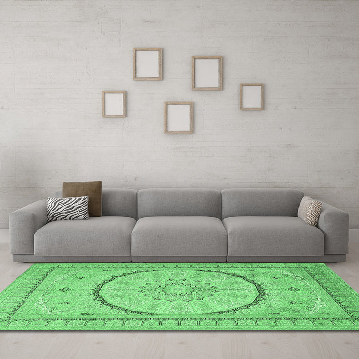 Machine Washable Medallion Emerald Green Traditional Area Rugs in a Living Room,, wshtr997emgrn