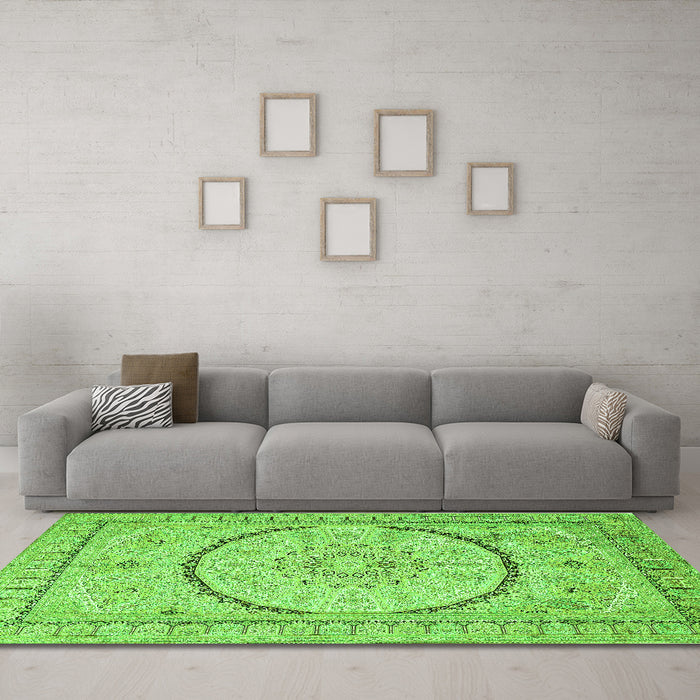Machine Washable Medallion Green Traditional Area Rugs in a Living Room,, wshtr997grn