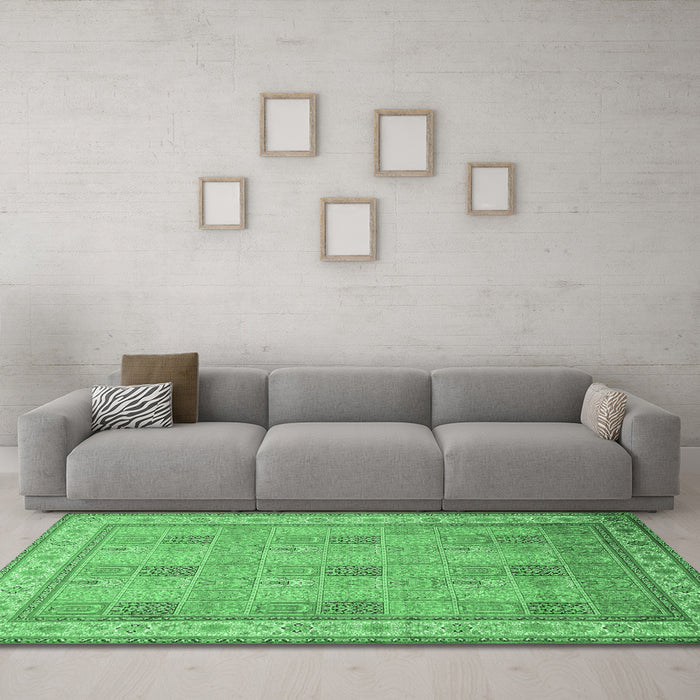 Machine Washable Persian Emerald Green Traditional Area Rugs in a Living Room,, wshtr998emgrn