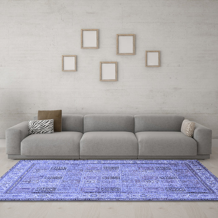 Machine Washable Persian Blue Traditional Rug in a Living Room, wshtr998blu