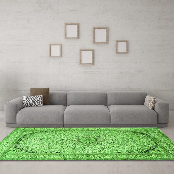 Machine Washable Medallion Green Traditional Area Rugs in a Living Room,, wshtr999grn