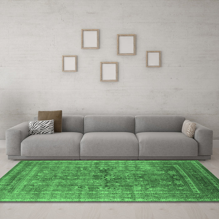 Machine Washable Oriental Emerald Green Industrial Area Rugs in a Living Room,, wshurb1002emgrn